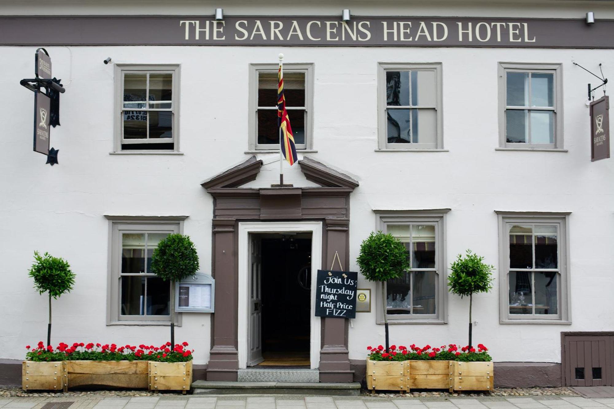 The Saracens Head Hotel Great Dunmow Esterno foto