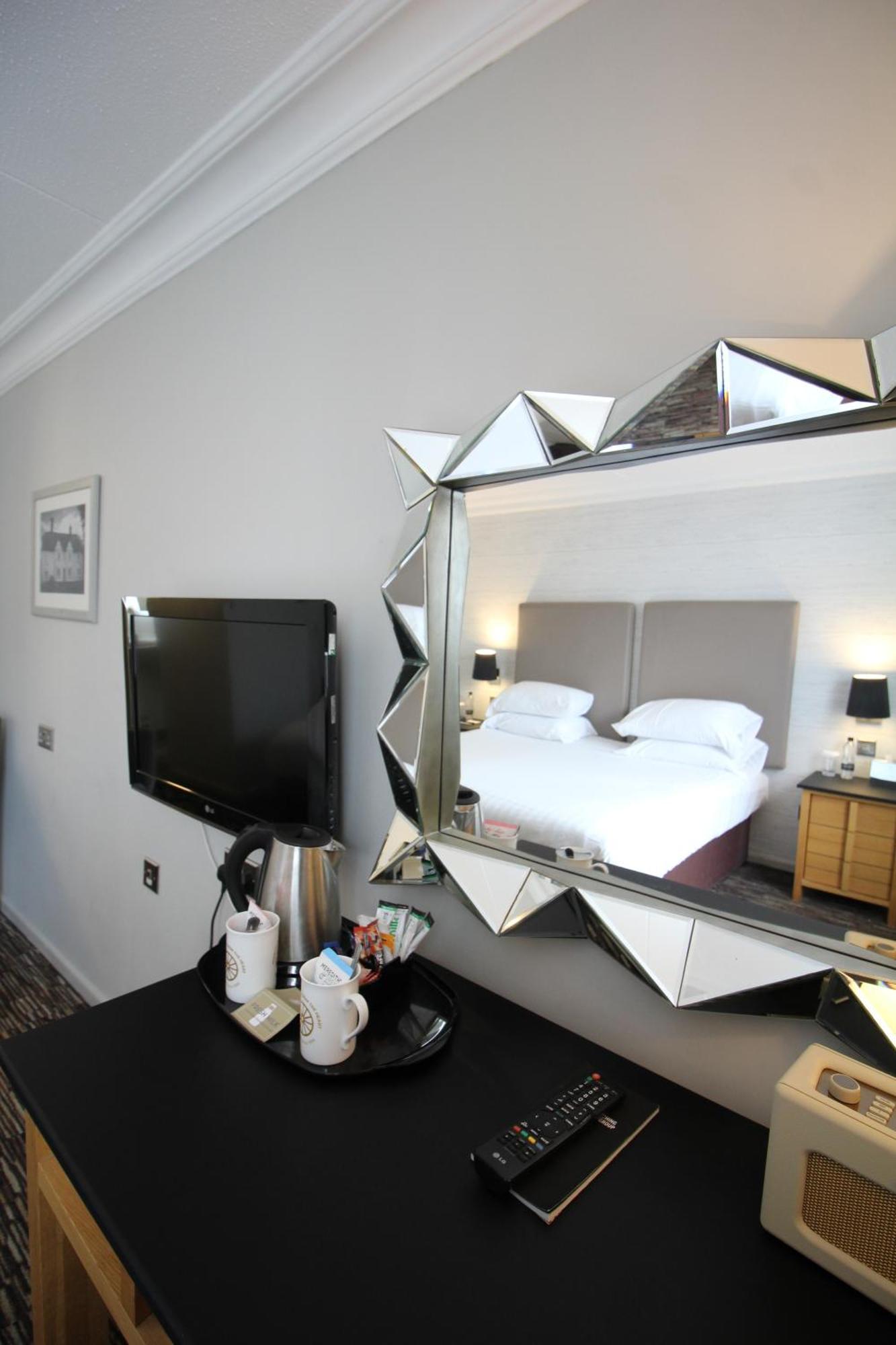 The Saracens Head Hotel Great Dunmow Esterno foto