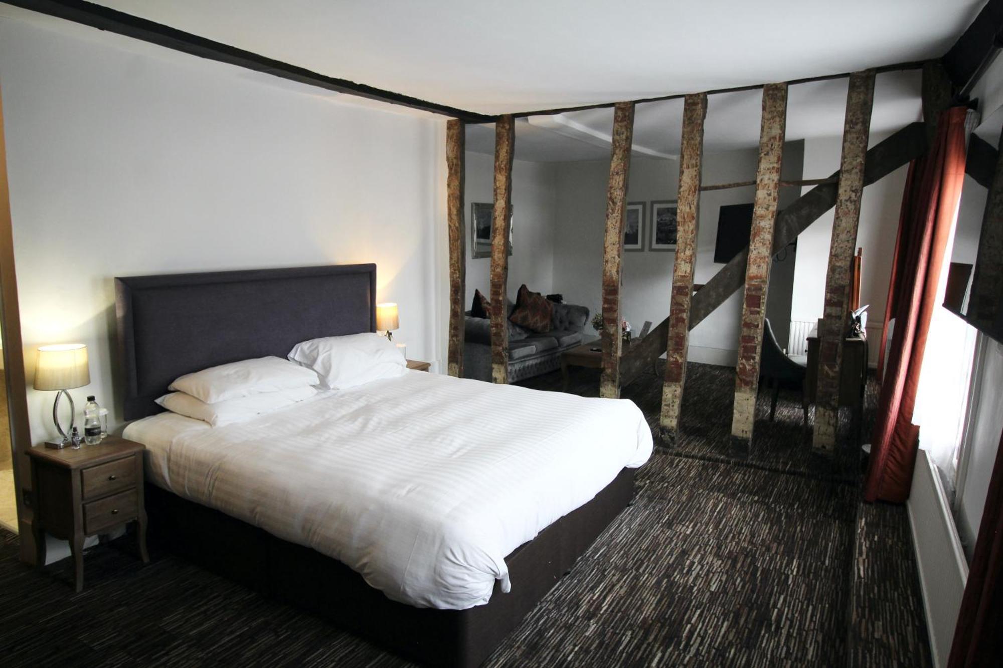 The Saracens Head Hotel Great Dunmow Esterno foto