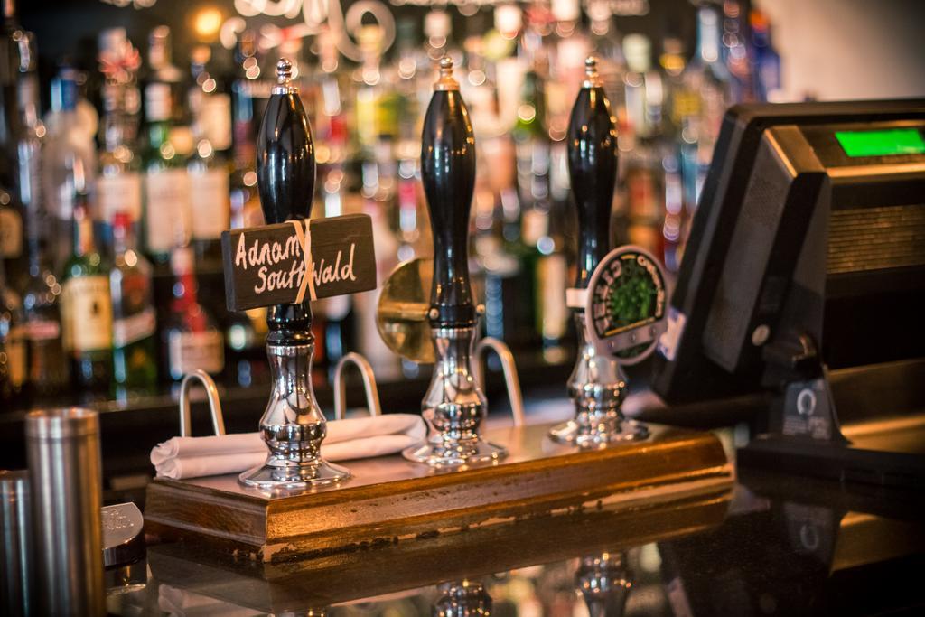 The Saracens Head Hotel Great Dunmow Esterno foto
