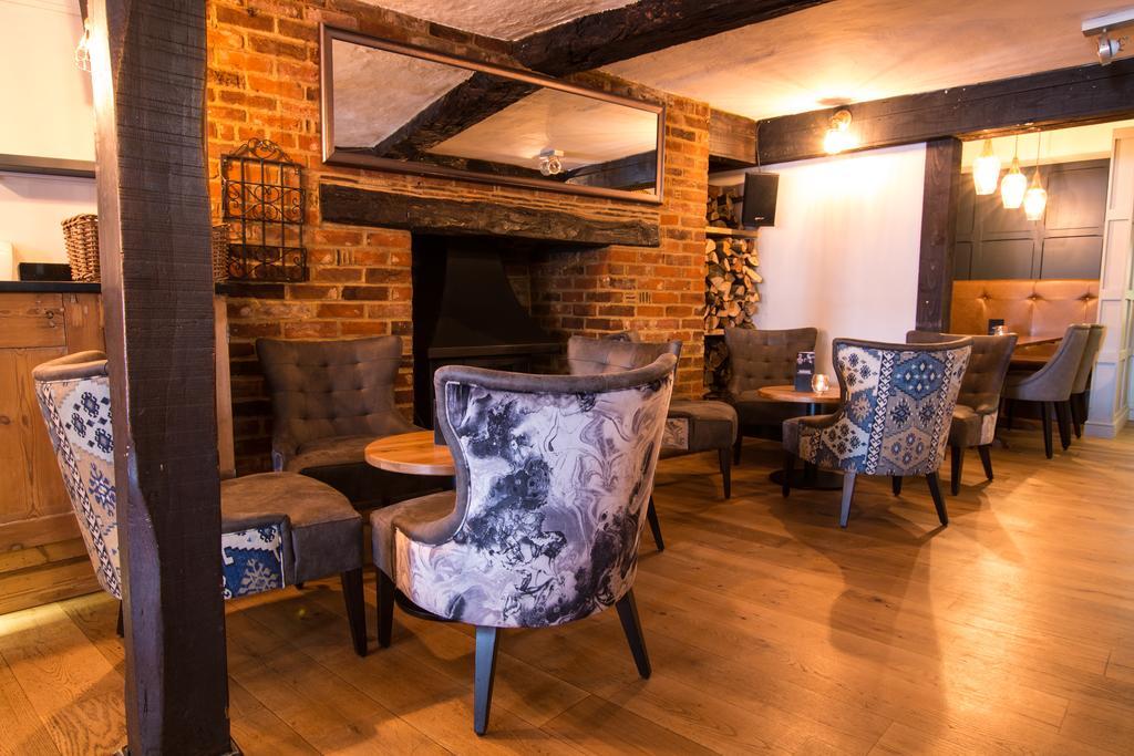 The Saracens Head Hotel Great Dunmow Esterno foto