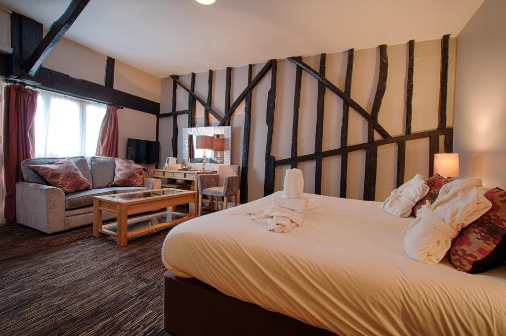 The Saracens Head Hotel Great Dunmow Esterno foto