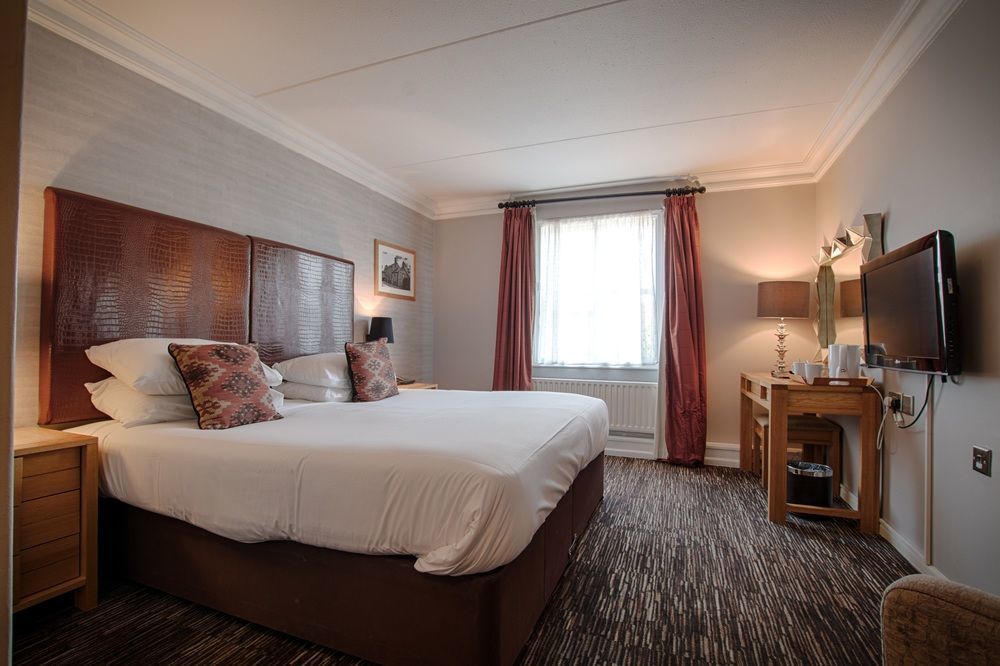 The Saracens Head Hotel Great Dunmow Esterno foto