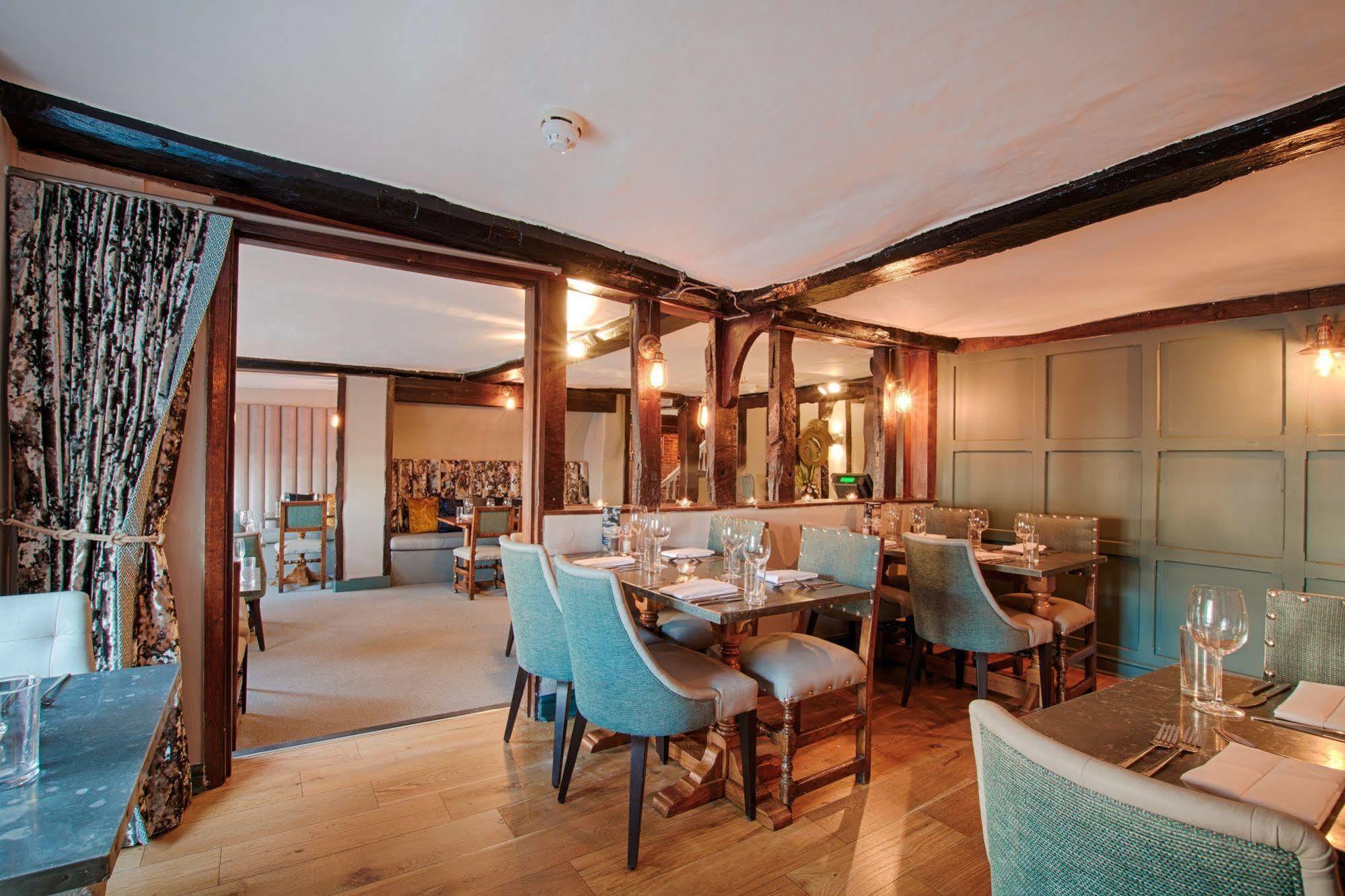 The Saracens Head Hotel Great Dunmow Esterno foto